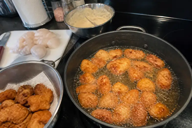 Kibbeling frituren bakken en garing